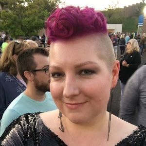 Meet your Posher, Emily
